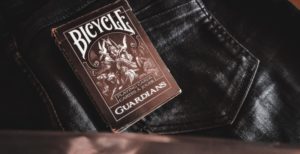 【実用的】カードマジックの使えるネタ３選｜これを覚えておけば安心